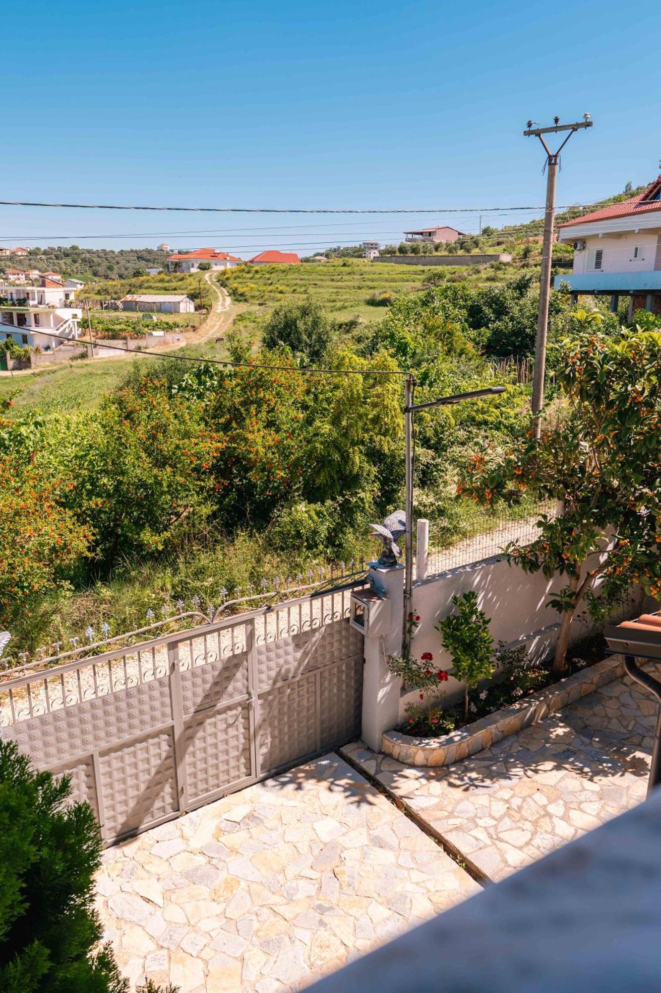 Kalpazo Kaja Vila Garden Golem  Exterior foto